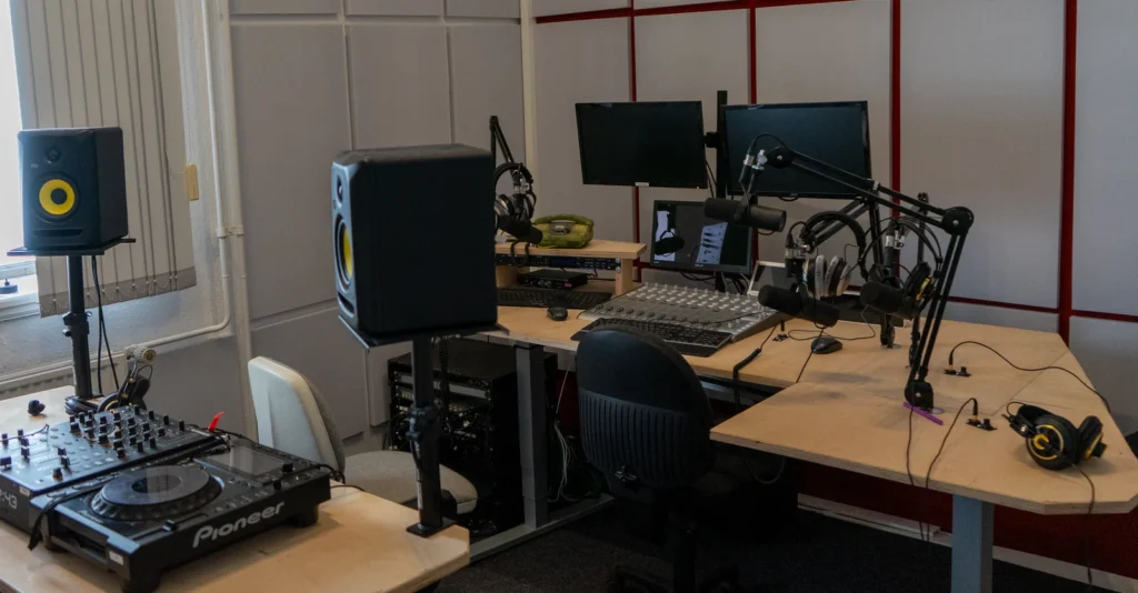 Studio 2.
